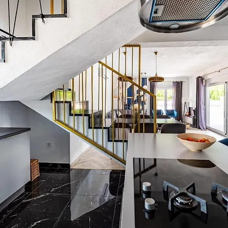 Diva Villa *