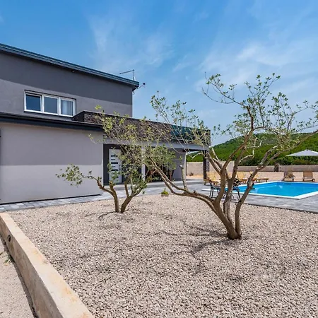 Diva Villa *